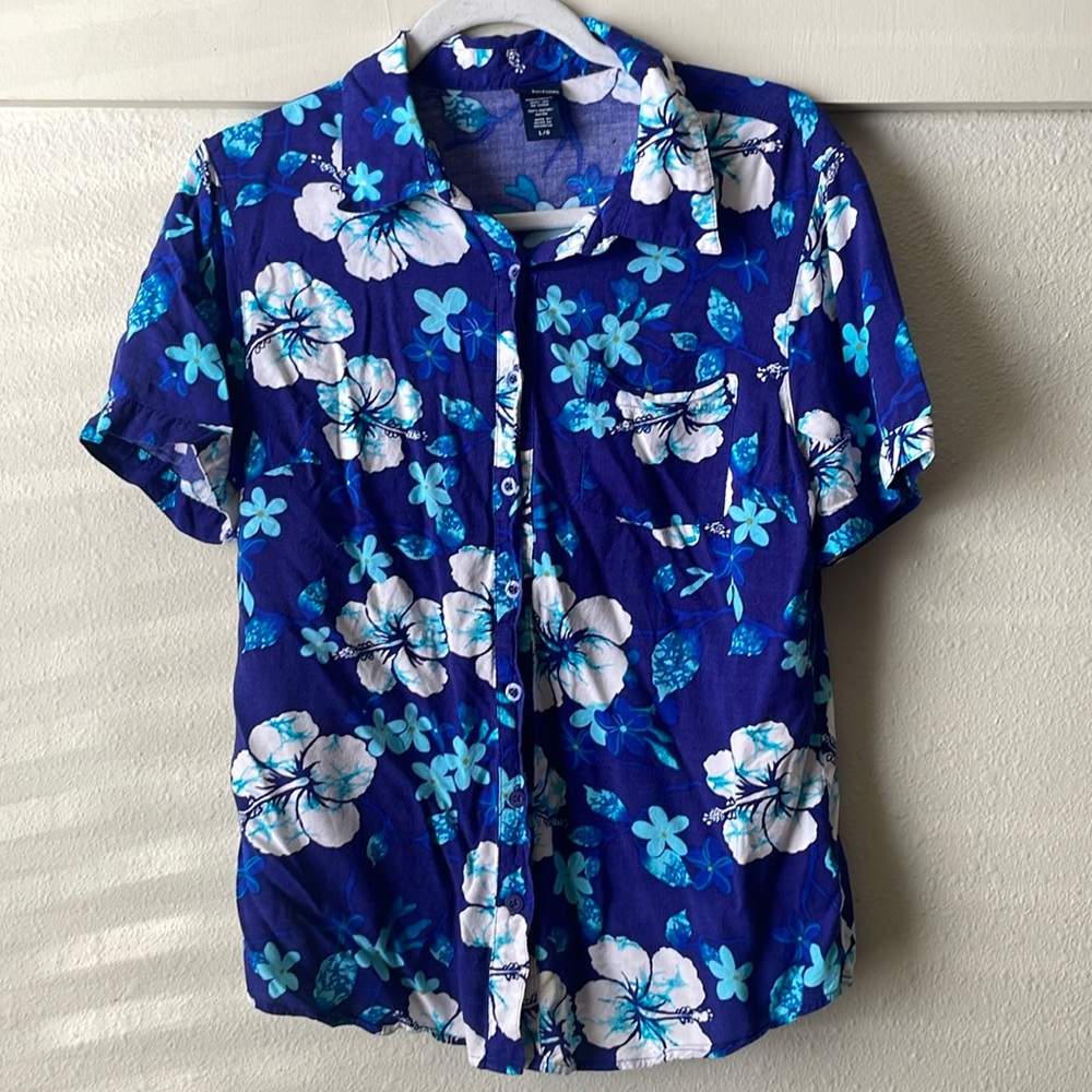 Vintage Basic Editions blue floral 100% rayon short sleeve button blouse